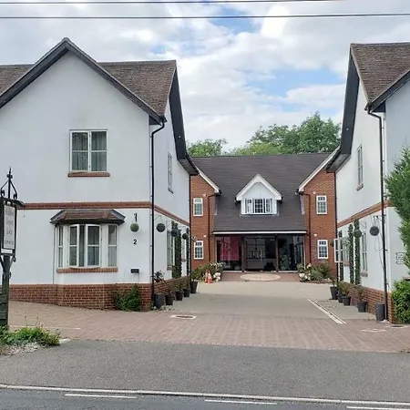 Stansted Airport Lodge-2